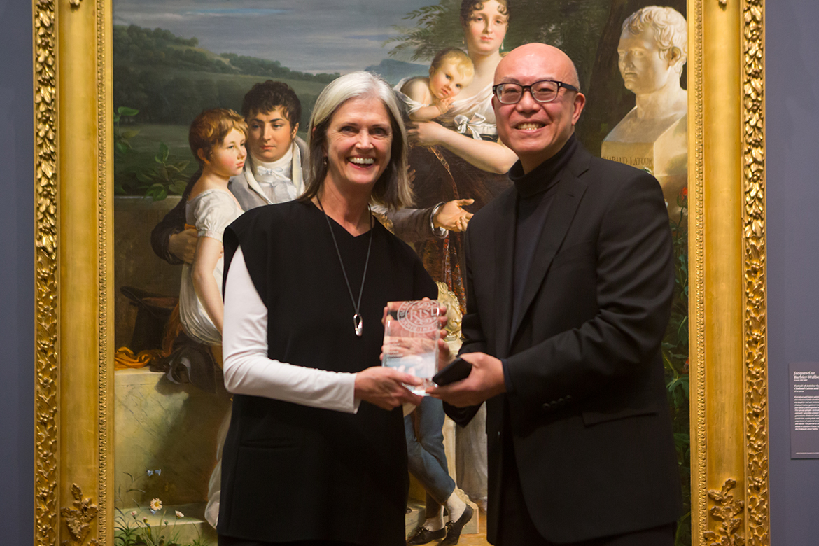 Deborah Berke receiving her award from Donald Choi
