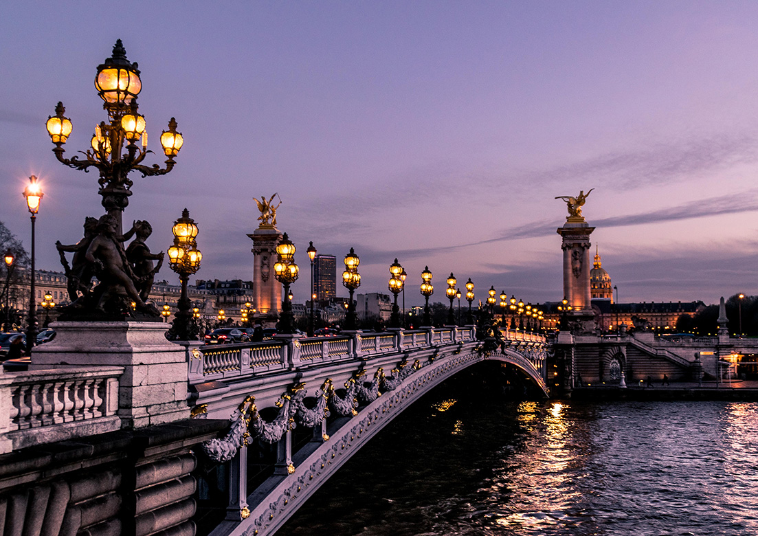 Photo of bridge in Paris.