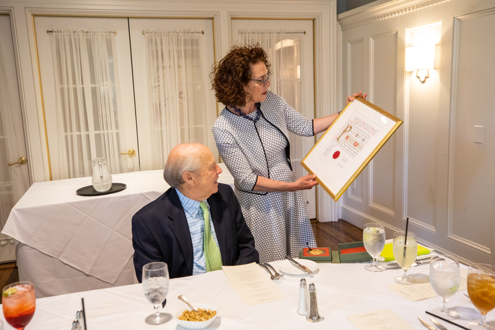 Rosanne Somerson presents award to Stephen Metcalf