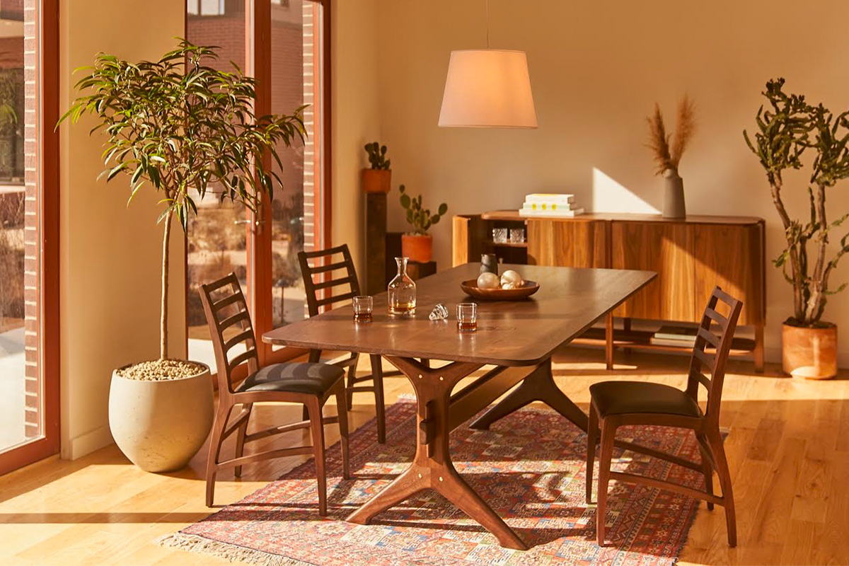 A dining room set