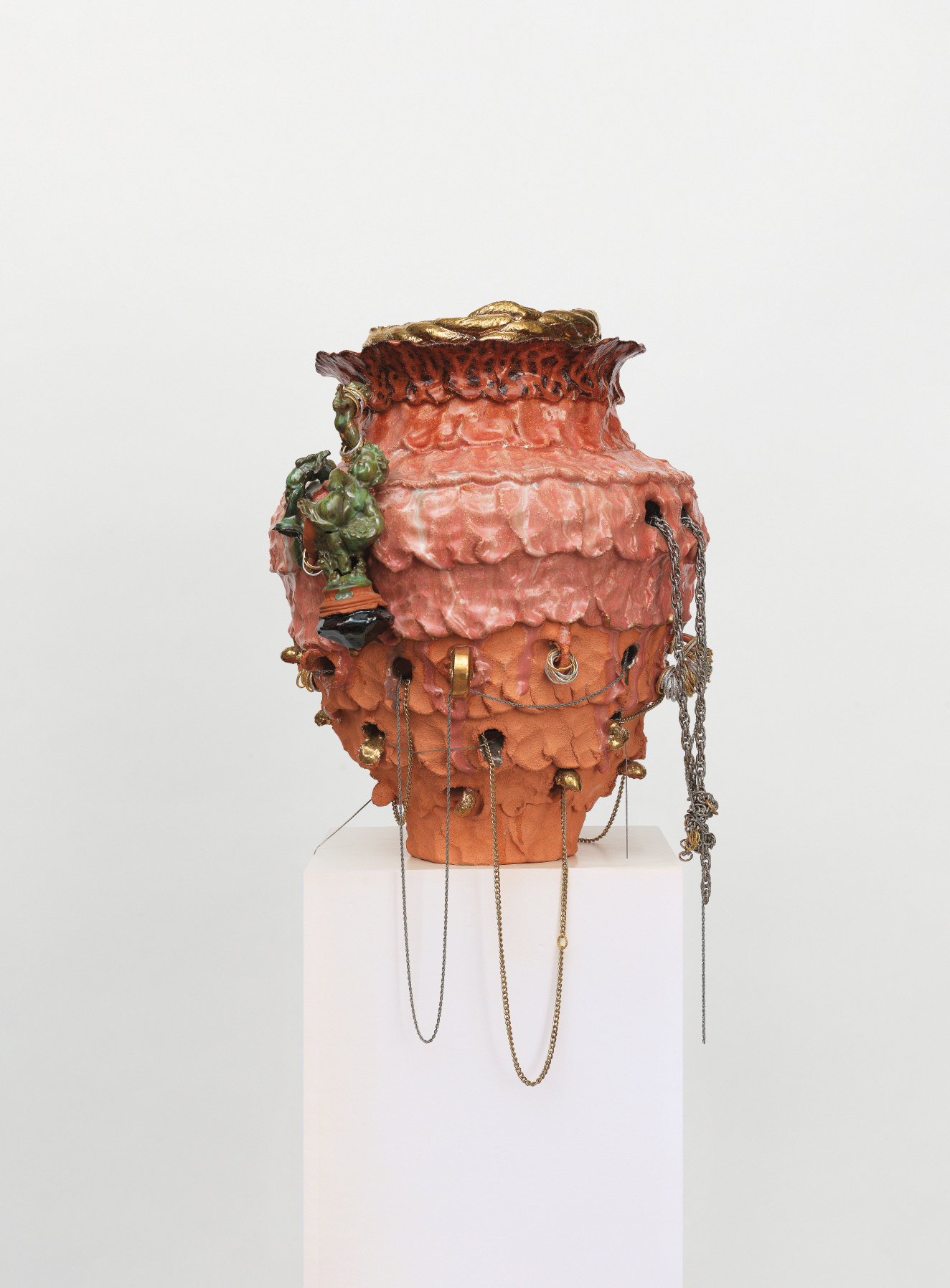 Nicole Cherubini 93 CR, Vase, 2005–2006. Photograph by Robert Puglisi. RISD Museum, Providence, RI. Promised gift of Hope and Mel Barkan.