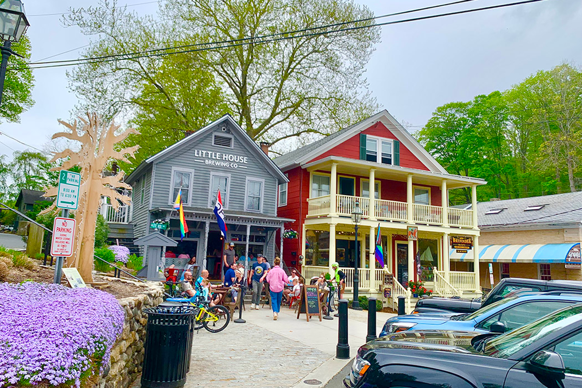 Exterior of little house brewing 